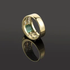 ANILLOS / SORTIJAS Sortija oro amarillo esmeralda y diamantes