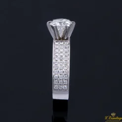 ANILLOS / SORTIJAS Sortija oro blanco y diamantes color g, pureza si2 y peso 0,59 cts.