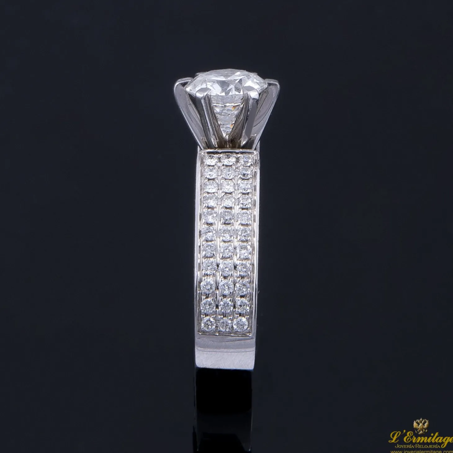 ANILLOS / SORTIJAS Sortija oro blanco y diamantes color g, pureza si2 y peso 0,59 cts.