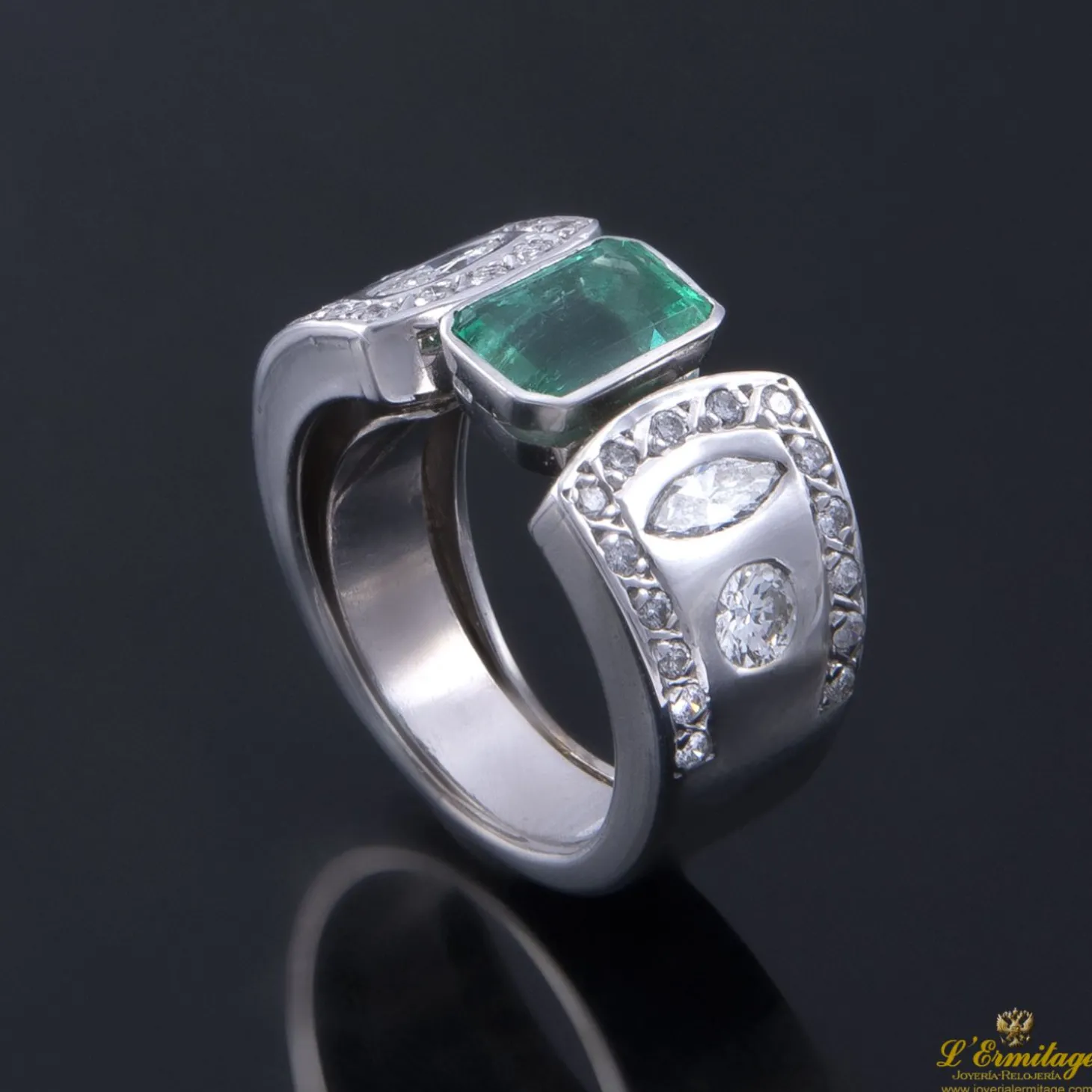 ANILLOS / SORTIJAS Sortija oro blanco esmeralda y diamantes