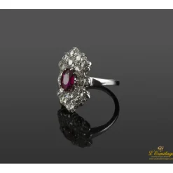 ANILLOS / SORTIJAS Sortija oro blanco rubí y diamantes.