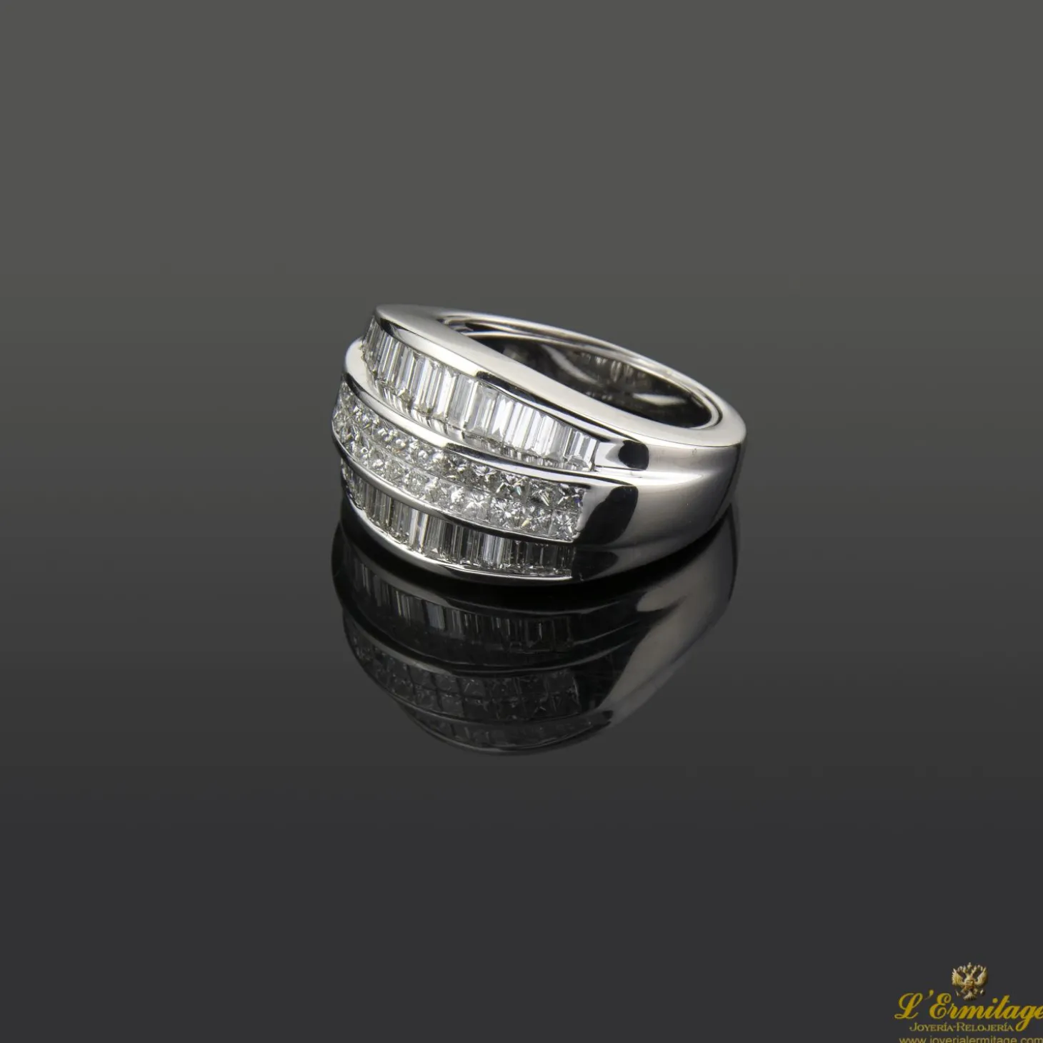 ANILLOS / SORTIJAS Sortija oro blanco y diamantes naturales.