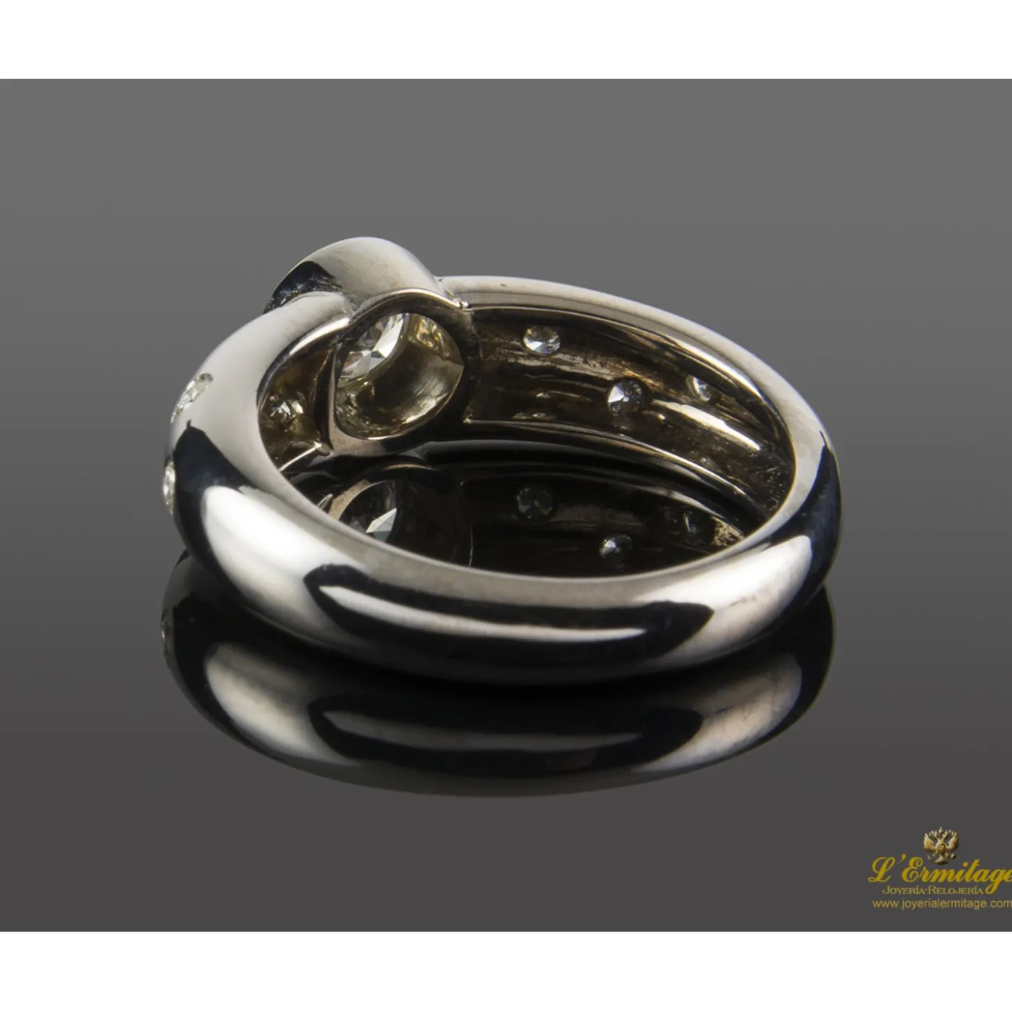 ANILLOS / SORTIJAS Sortija oro blanco y diamantes.