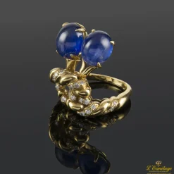 ANILLOS / SORTIJAS Sortija oro amarillo zafiros cabuchón y diamantes.