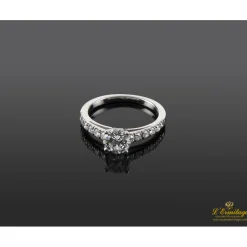 ANILLOS / SORTIJAS Sortija oro blanco y diamantes color f, pureza si1 y peso 0,85 cts.
