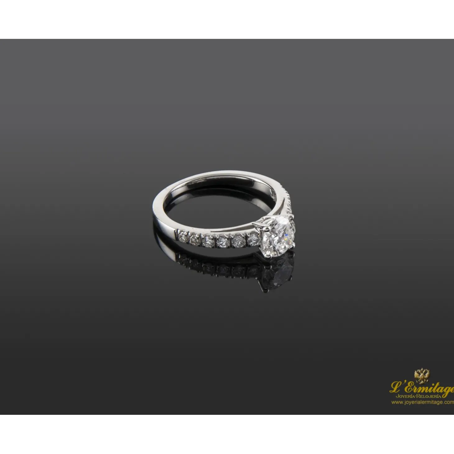 ANILLOS / SORTIJAS Sortija oro blanco y diamantes color f, pureza si1 y peso 0,85 cts.