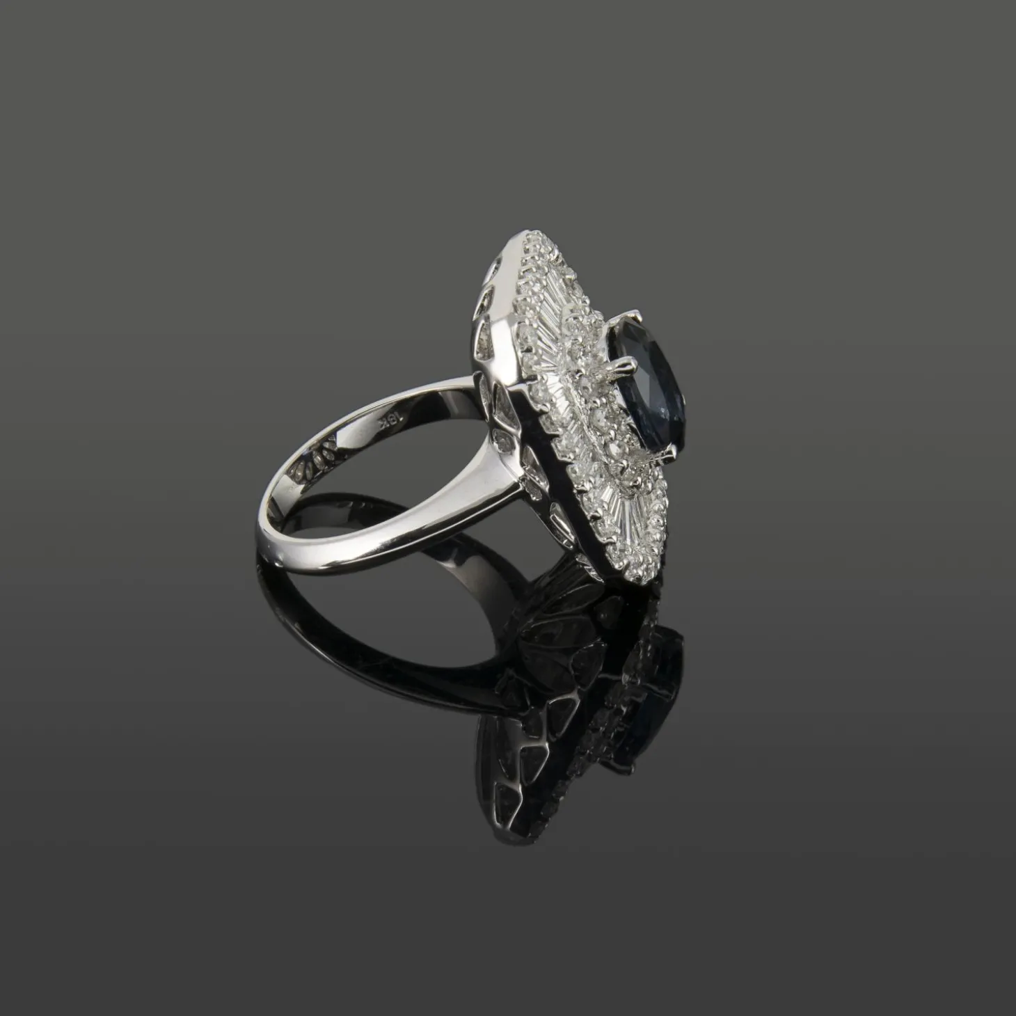 ANILLOS / SORTIJAS Sortija oro blanco zafiro y diamantes