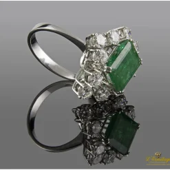 ANILLOS / SORTIJAS Sortija oro blanco esmeralda y diamantes