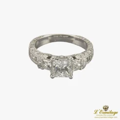 ANILLOS / SORTIJAS Sortija oro blanco y diamantes color g, pureza vvs1 y peso 1,60 cts.