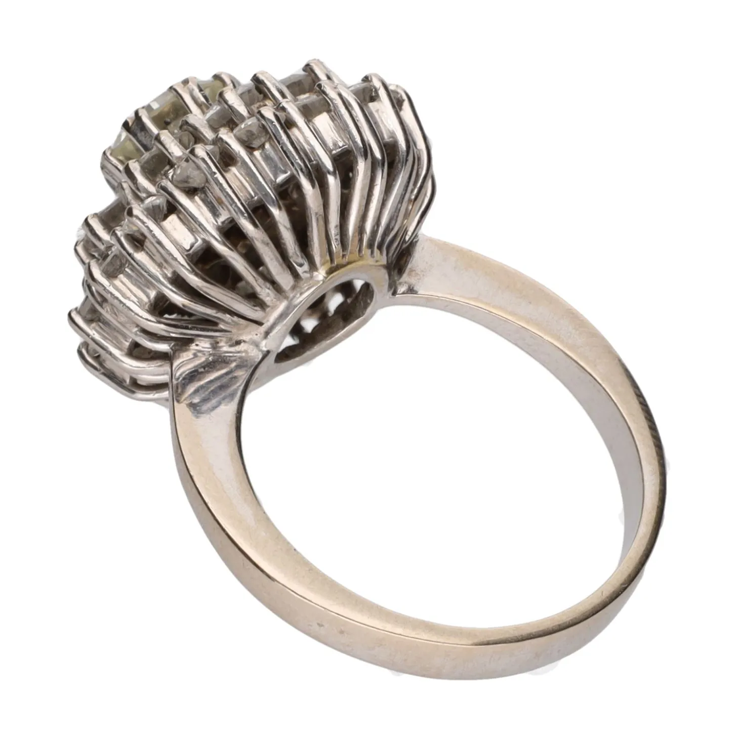 ANILLOS / SORTIJAS Sortija realizada en oro blanco y brillantes. Talla 15.