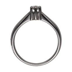 ANILLOS / SORTIJAS Sortija solitario en oro blanco con un brillante. Talla 18.