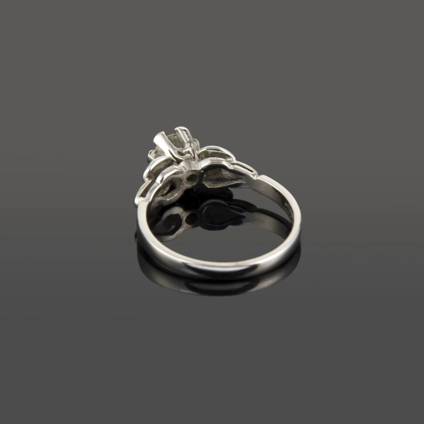 ANILLOS / SORTIJAS Sortija solitario oro blanco.