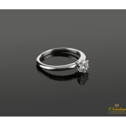 ANILLOS / SORTIJAS Sortija solitario oro blanco y diamante color g, pureza vs1 y peso 0,40 cts.
