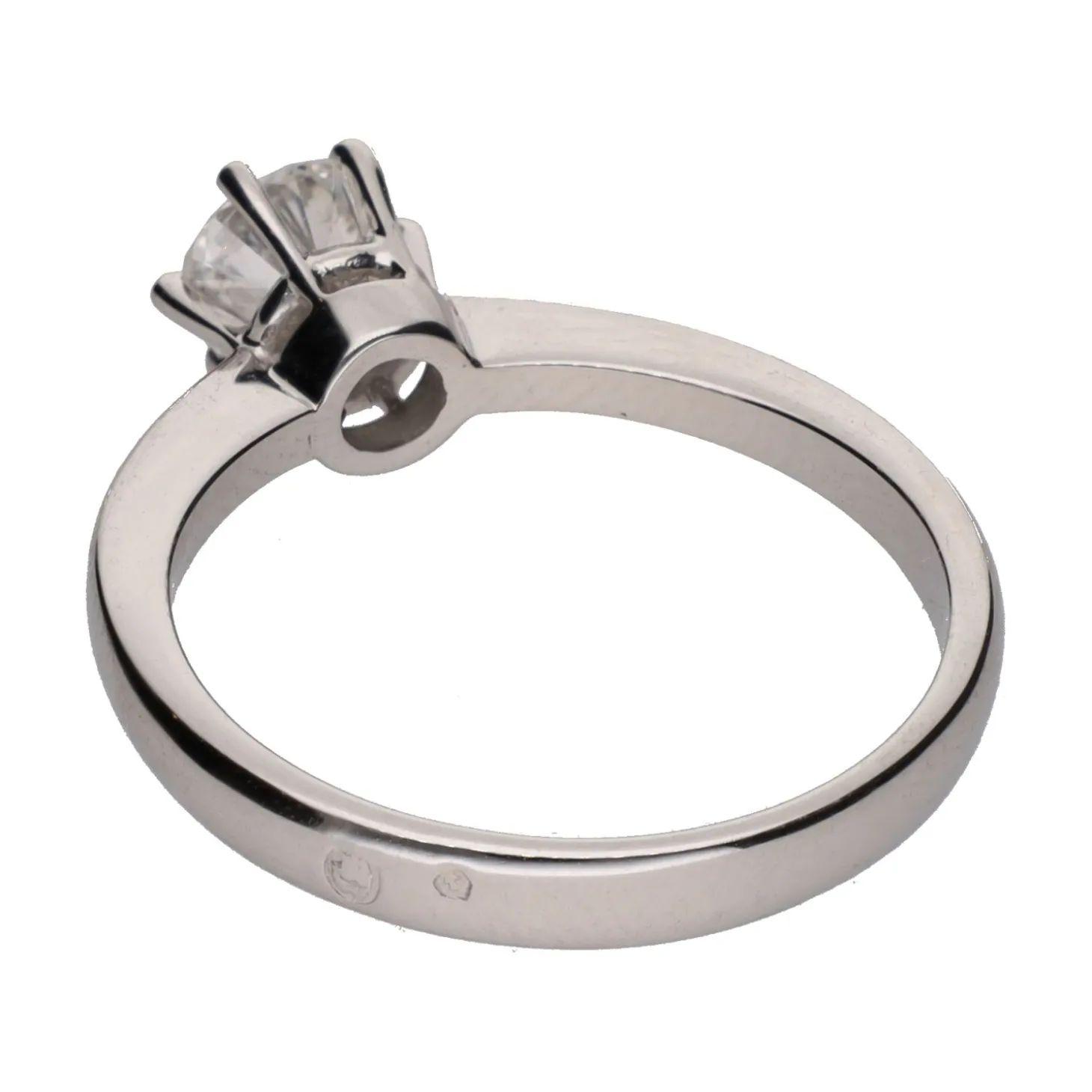 ANILLOS / SORTIJAS Sortija solitario en oro blanco con un brillante. Talla 14.