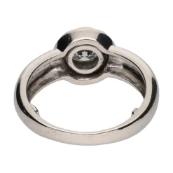ANILLOS / SORTIJAS Sortija solitario en oro blanco con un brillante. Talla 7.
