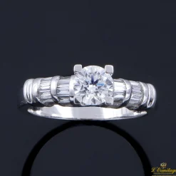 ANILLOS / SORTIJAS Sortija solitario oro blanco color g, pureza si1 y peso 0,71 cts.