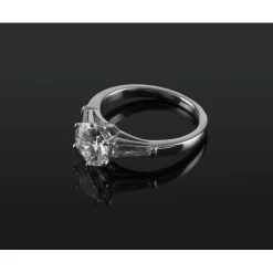 ANILLOS / SORTIJAS Sortija solitario oro blanco y diamantes color g, pureza vs1 y peso 1,41 cts.