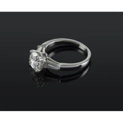 ANILLOS / SORTIJAS Sortija solitario oro blanco y diamantes color h, pureza si1 y peso 1,69 cts.