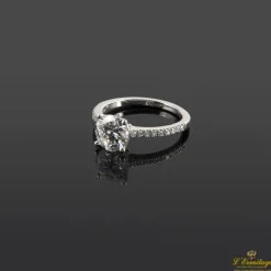 ANILLOS / SORTIJAS Sortija solitario oro blanco color f, pureza vs1 y peso 1,55 cts.