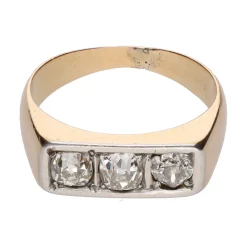 ANILLOS / SORTIJAS Sortija tresillo en oro amarillo y diamantes. Talla 16.