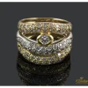 ANILLOS / SORTIJAS Sortija tres aros realizada en oro amarillo, oro blanco y oro rosa. Presenta motivos con brillantes.