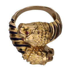 ANILLOS / SORTIJAS Sortija zolotas en oro amarillo con rubíes y esmalte. Talla 17.