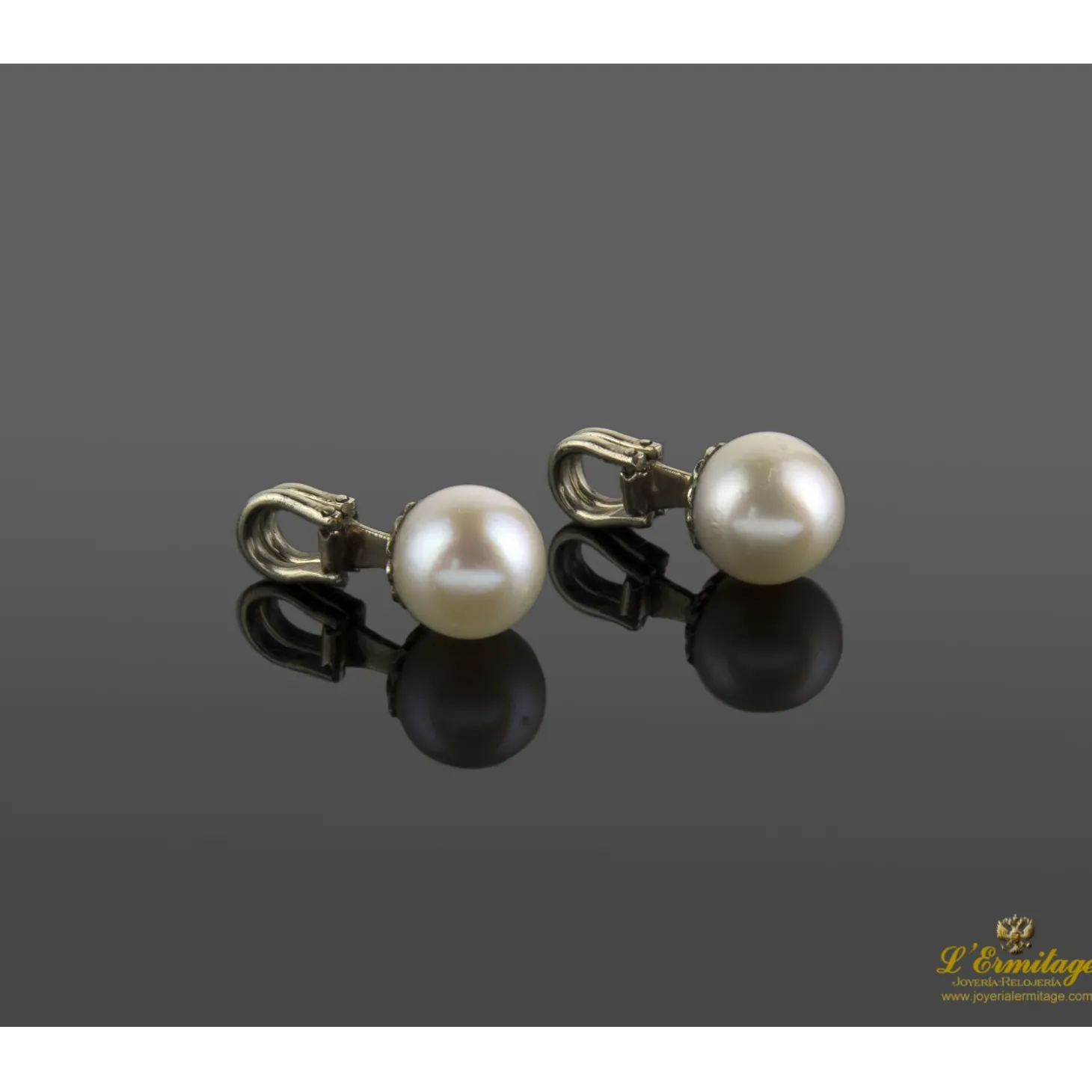 BOTONADURAS Botonadura antigua oro blanco y perlas.