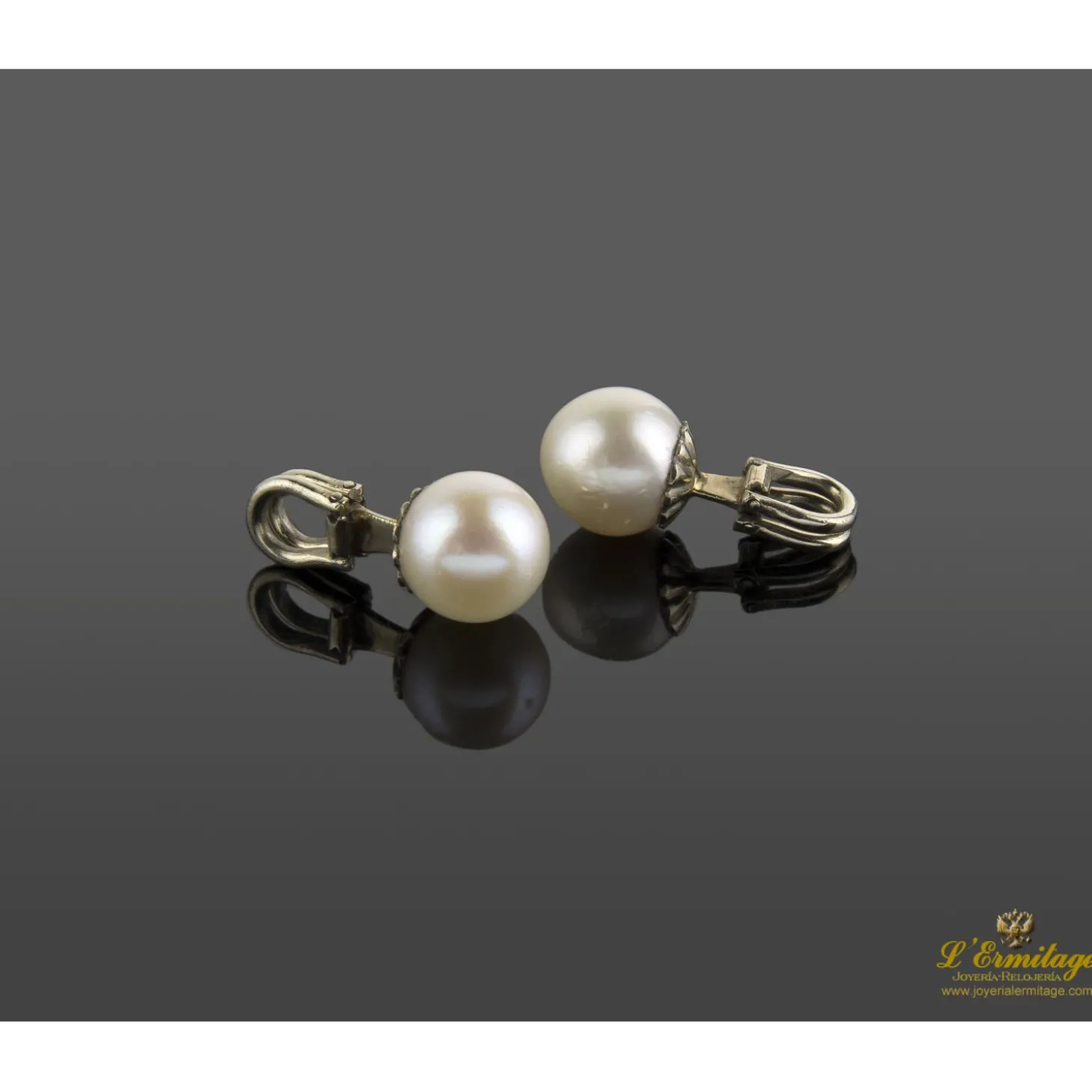 BOTONADURAS Botonadura antigua oro blanco y perlas.