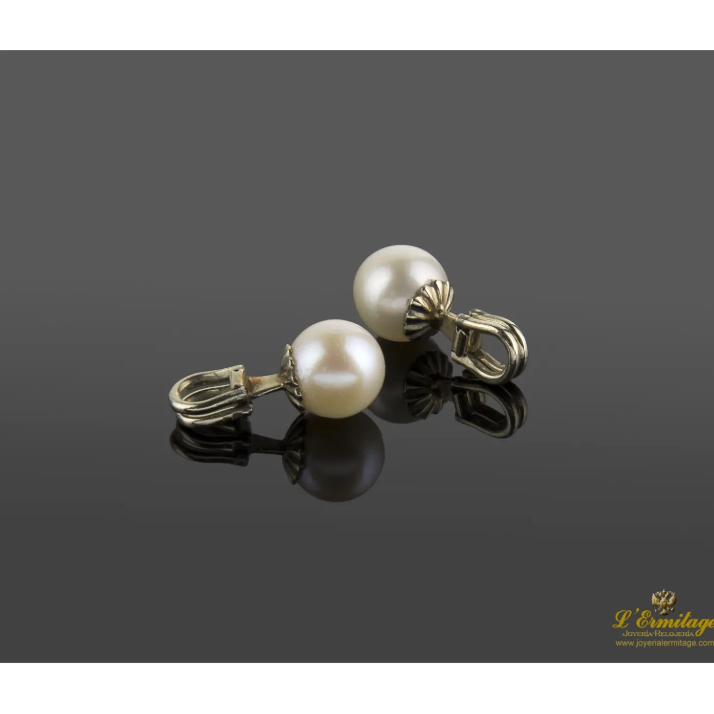 BOTONADURAS Botonadura antigua oro blanco y perlas.