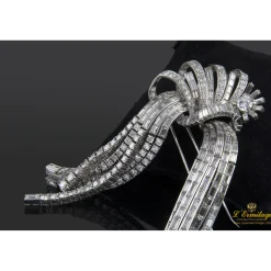 BROCHES / ALFILERES Broche-alfiler lazo oro blanco y diamantes
