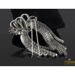 BROCHES / ALFILERES Broche-alfiler lazo oro blanco y diamantes