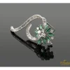 BROCHES / ALFILERES Broche-alfiler oro blanco esmeraldas y diamantes.