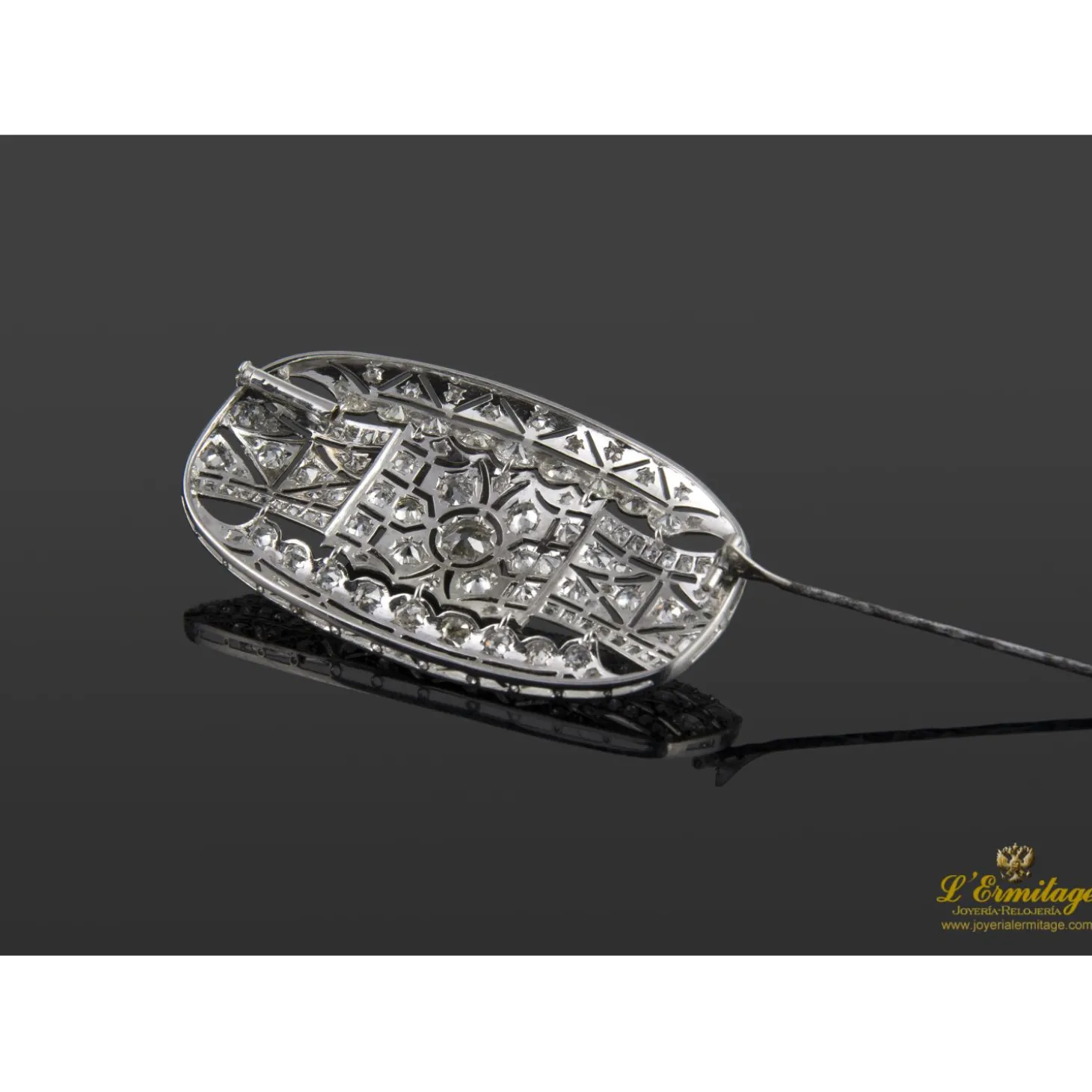 BROCHES / ALFILERES Broche-alfiler antiguo oro blanco y diamantes.