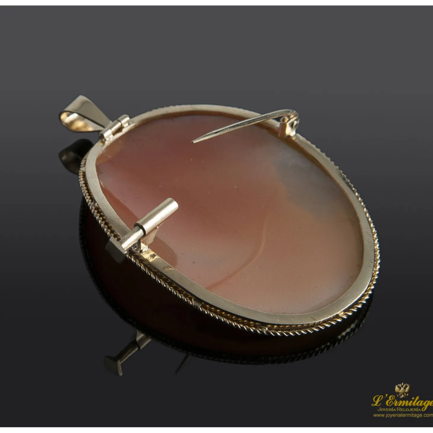 BROCHES / ALFILERES Broche camafeo montado en oro amarillo.
