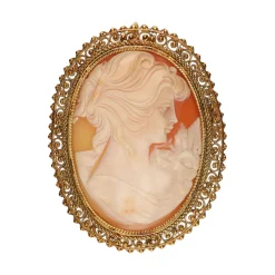 BROCHES / ALFILERES Broche-colgante camafeo en oro amarillo y carneola.