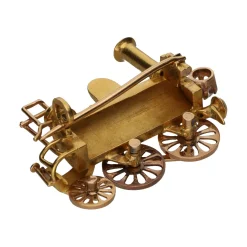 BROCHES / ALFILERES Broche s-xix en forma de locomotora en oro amarillo con diamantes.