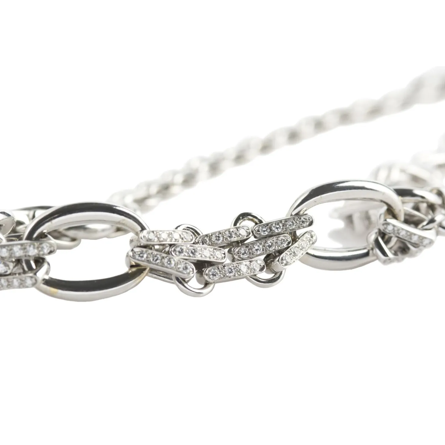 COLLARES Collar catene oro blanco y diamantes. Largo: 42cm.