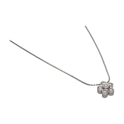 COLLARES Collar con colgante en oro blanco con brillantes.