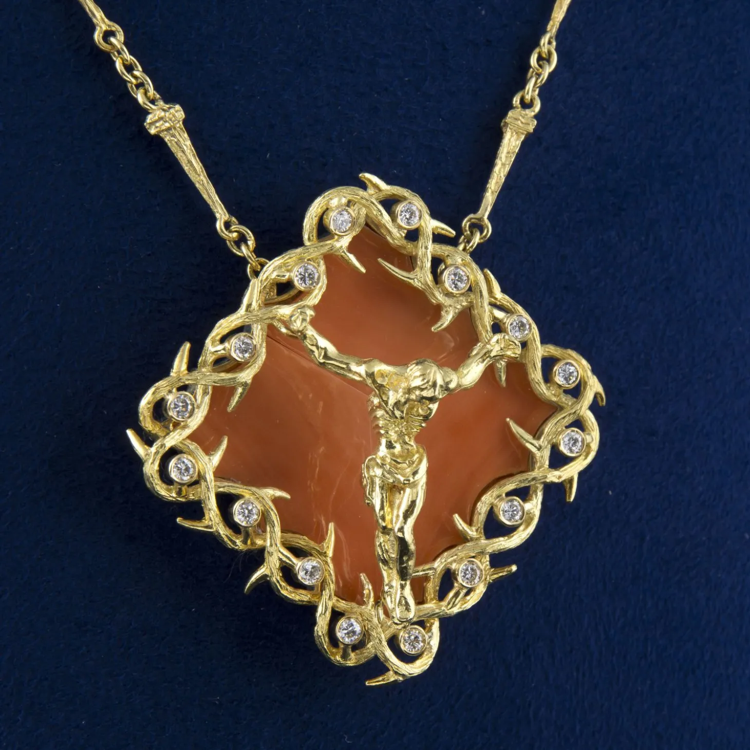 COLLARES Collar cristo dalí oro amarillo coral y diamantes presenta certificado a-3/3
