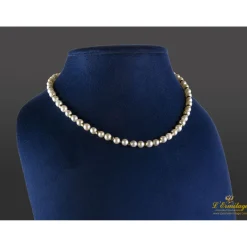 COLLARES Collar de perlas y oro amarillo.