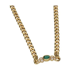 COLLARES Collar en oro amarillo con esmeralda y brillantes.