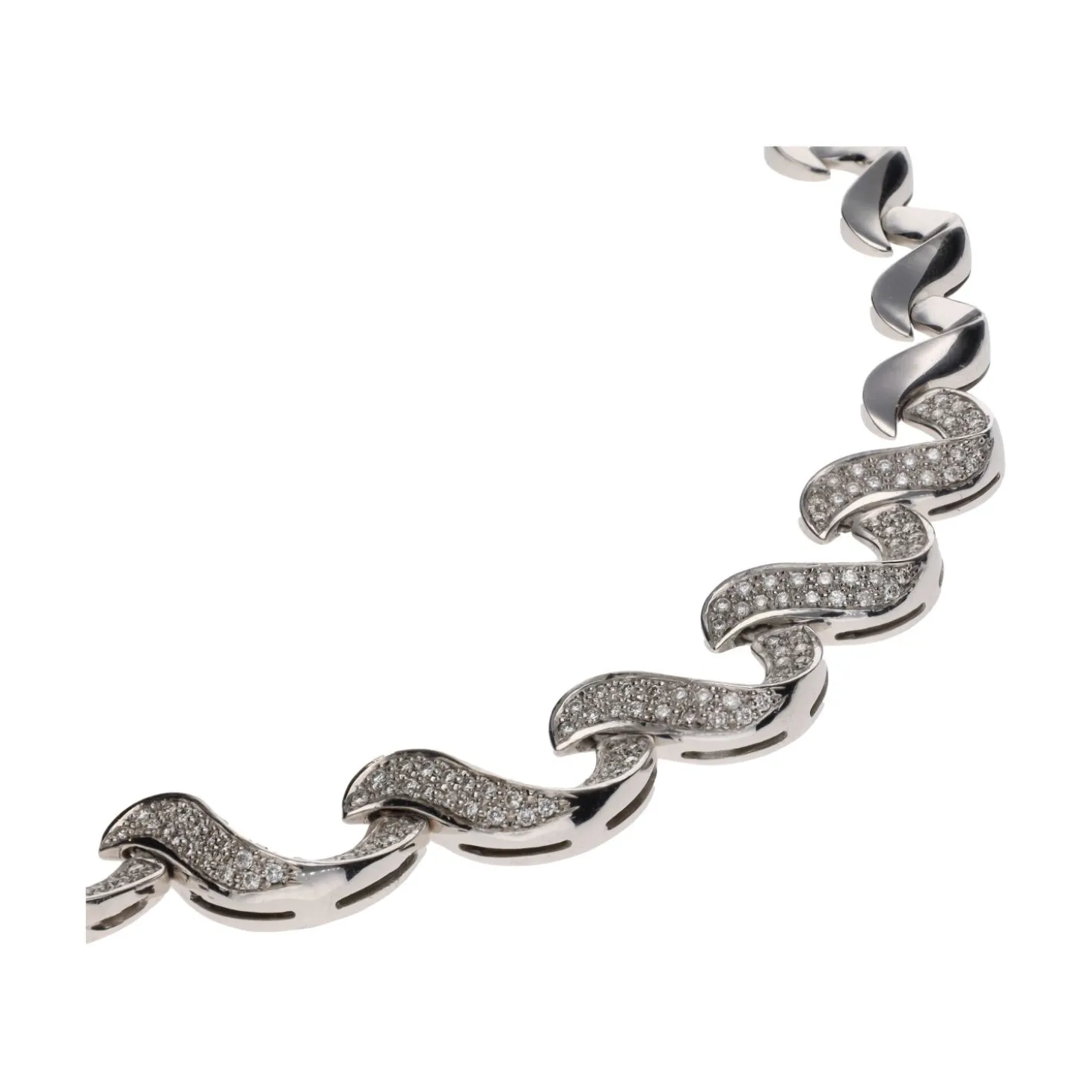 COLLARES Collar en oro blanco con brillantes.