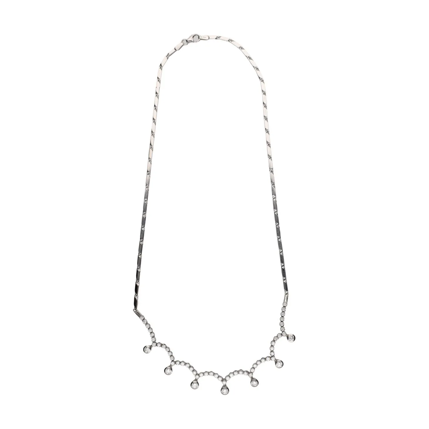 COLLARES Collar en oro blanco y brillantes.