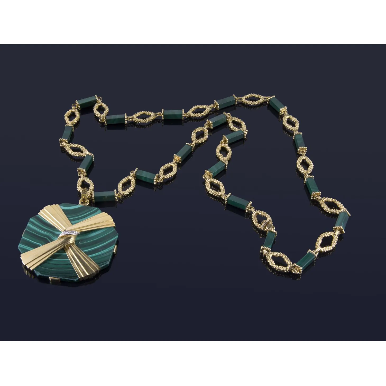 COLLARES Collar largo oro amarillo y malaquita