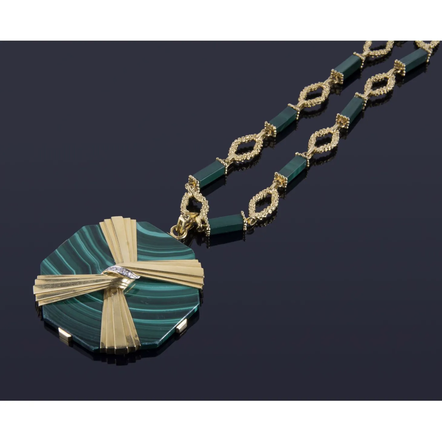 COLLARES Collar largo oro amarillo y malaquita