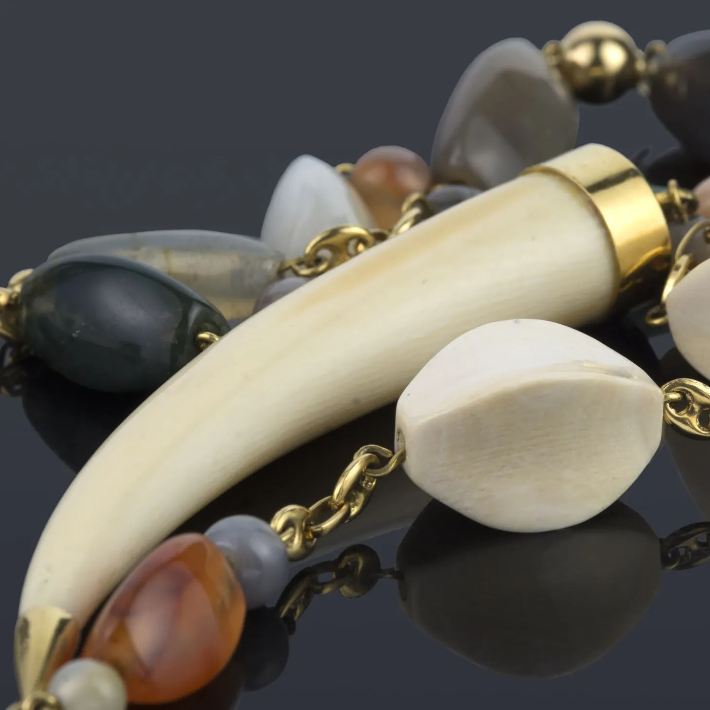 COLLARES Collar oro amarillo colmillo