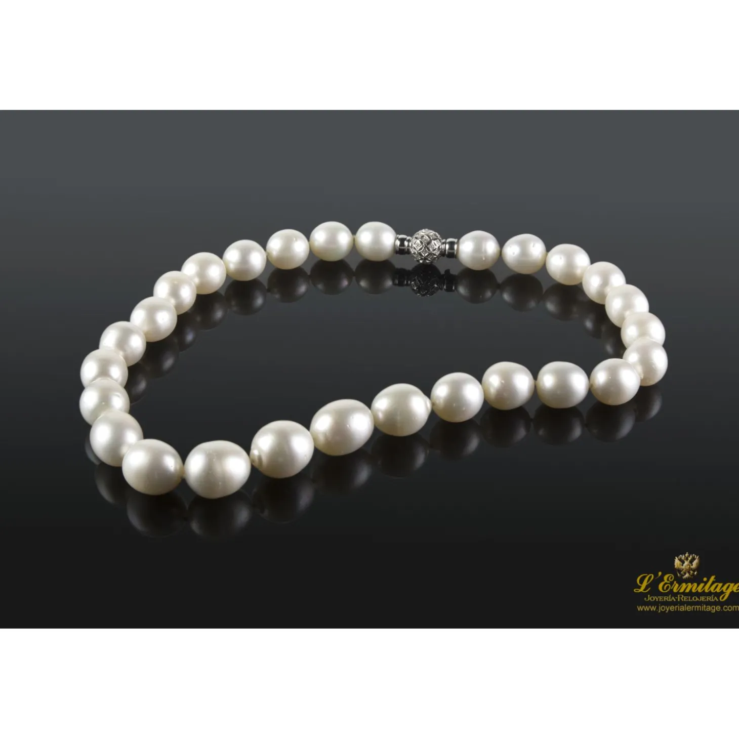 COLLARES Collar perlas australianas. 40 Cm largo.