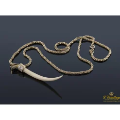 COLLARES Cordón oro amarillo con colgante de felino. 60 Cm largo.