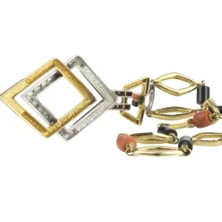 COLLARES Gargantilla antigua oro amarillo ónix coral y diamantes. 60 Cm largo.
