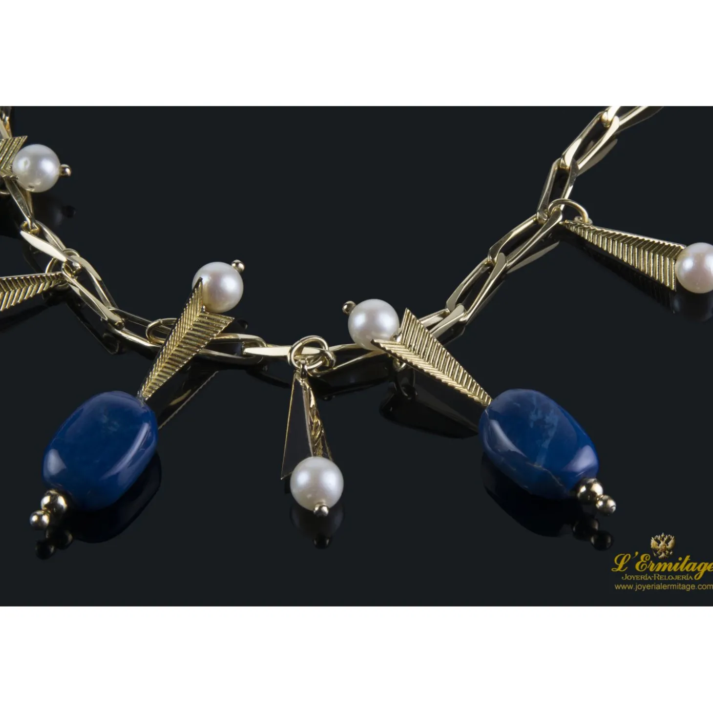 COLLARES Gargantilla oro amarillo perlas y lapislázuli.